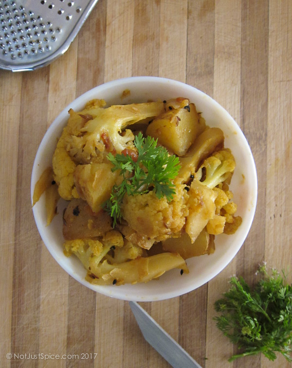 Aloo Goba | Indian-Style Potatoes and Cauliflower on notjustspice.com