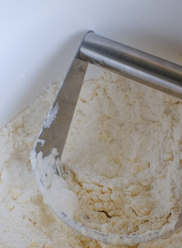 How to Make the Perfect Classic Pastry Crust on notjustspice.com