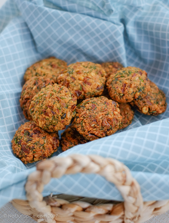 Split Chickpea Fritters | Masala Vada | Paruppu Vadai on notjustspice.com