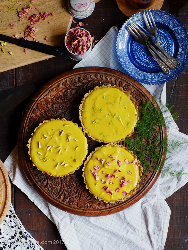 Raw, Vegan & Gluten Free: Avocado, Mango and Lime Mousse Tart on notjustspice.com