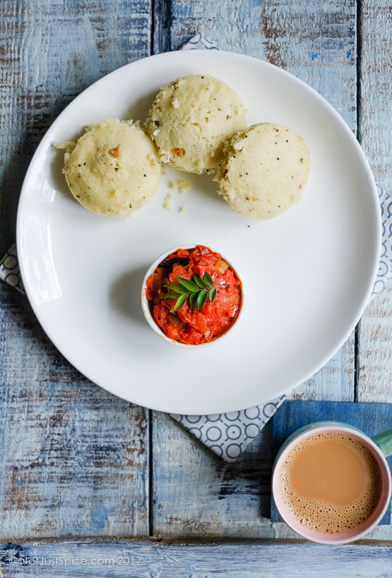 Simple Tomato Chutney | Spicy Tomato Sauce à la Indian on notjustspice.com